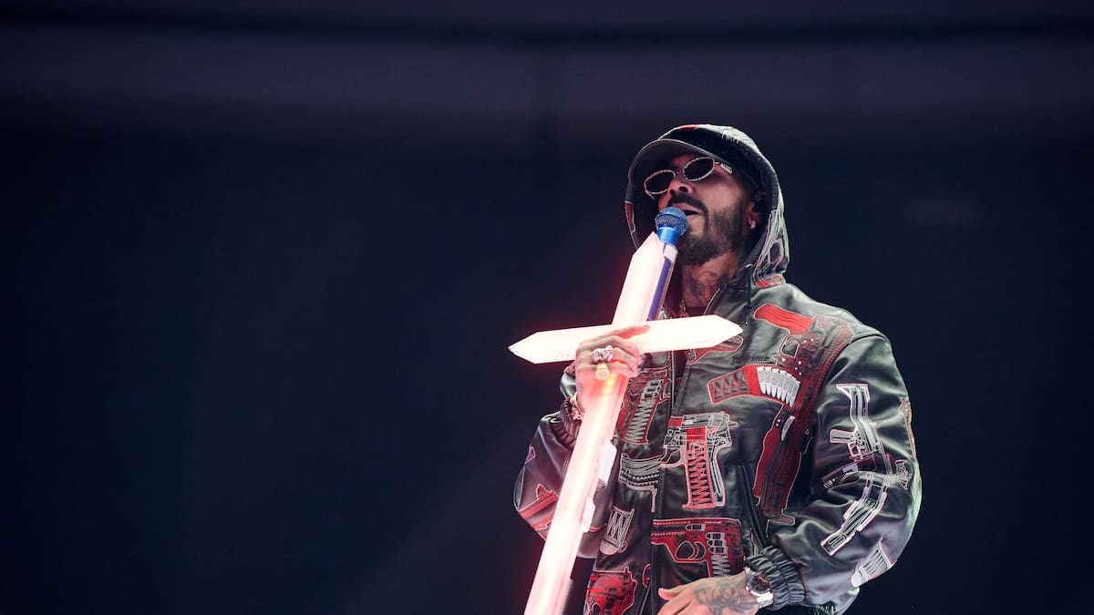 Anuel AA vuelve a 'La Velada del Año' con 20 minutos de retraso y evitando una frase de 'Amanecer': "No es culpa de él"