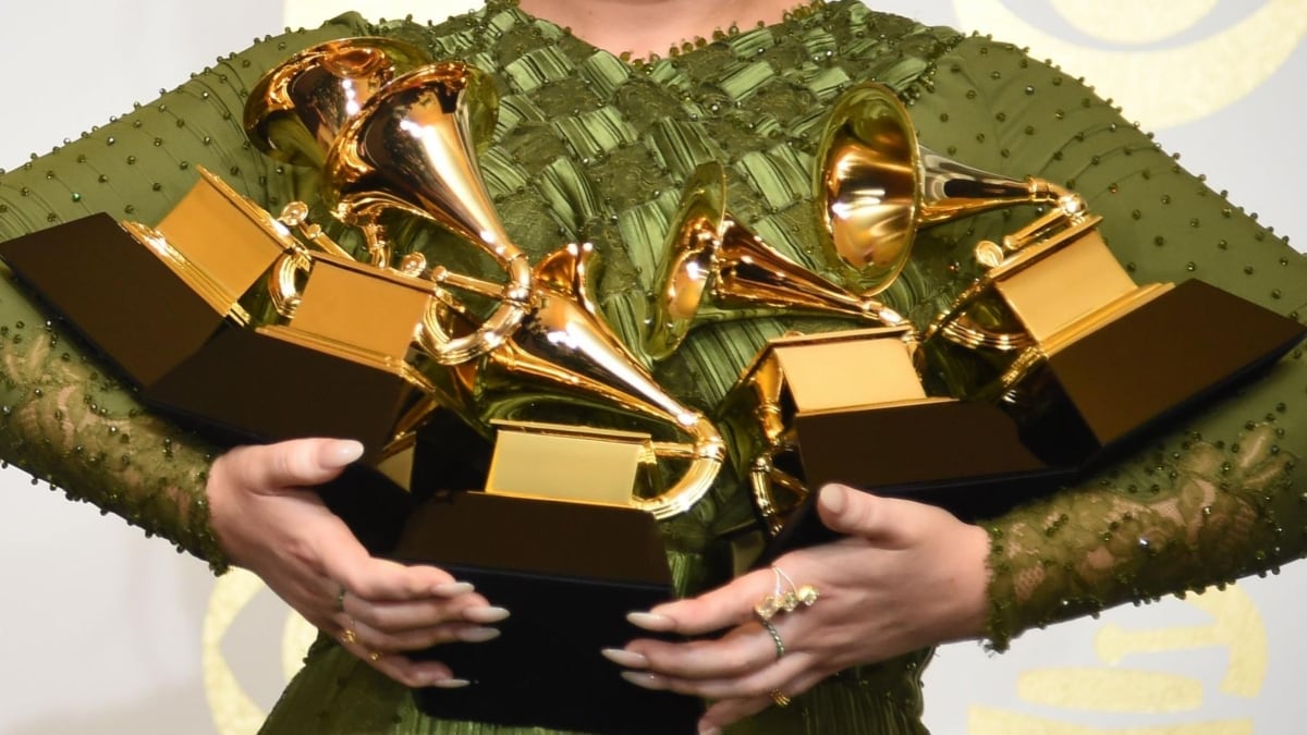 Grammy Cláusula