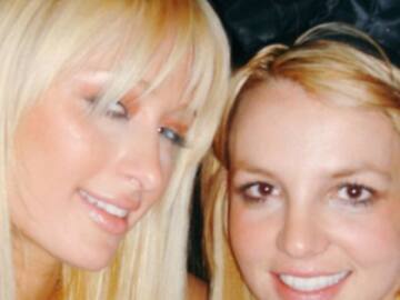 Paris Hilton demuestra que inventó la selfie con ayuda de Britney Spears