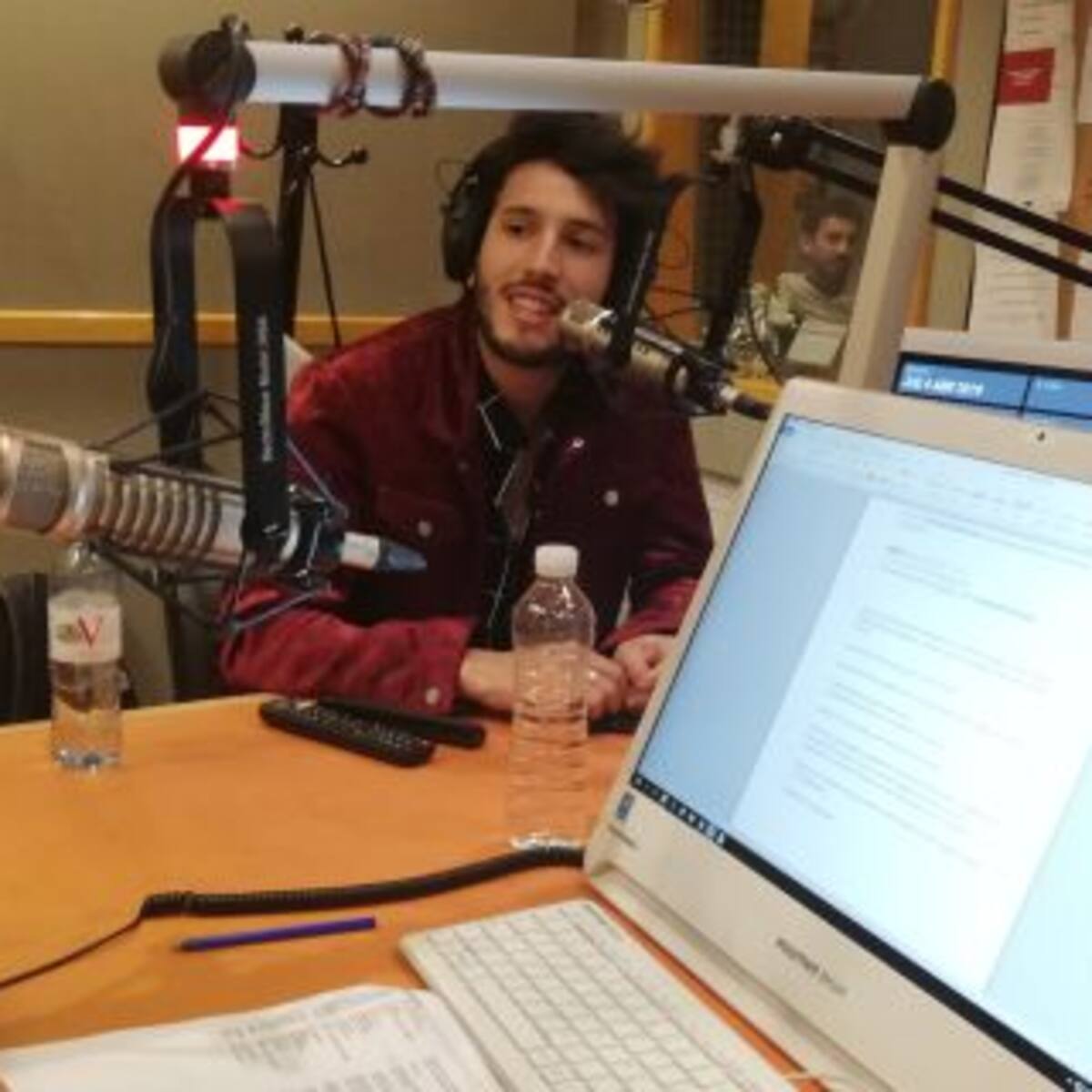 ¡Tini sorprendió a Sebastián Yatra al aire!