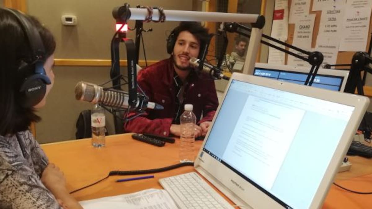 ¡Tini sorprendió a Sebastián Yatra al aire!
