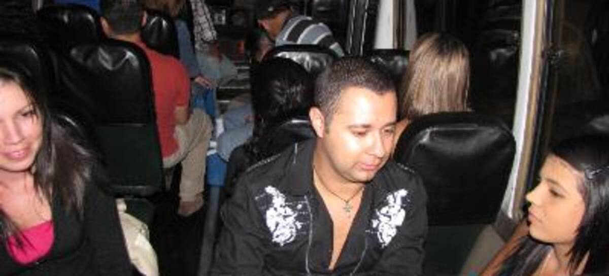 La Micro que va para eL Concierto de Beto Cuevas en Palmares