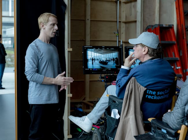 Jeremy Strong en el rodaje de 'El precio de la red'. / Sony Pictures