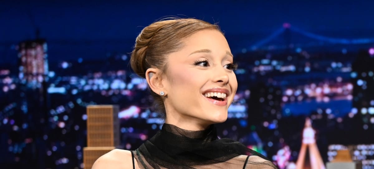 Ariana Grande durante su entrevista en 'The Tonight Show'