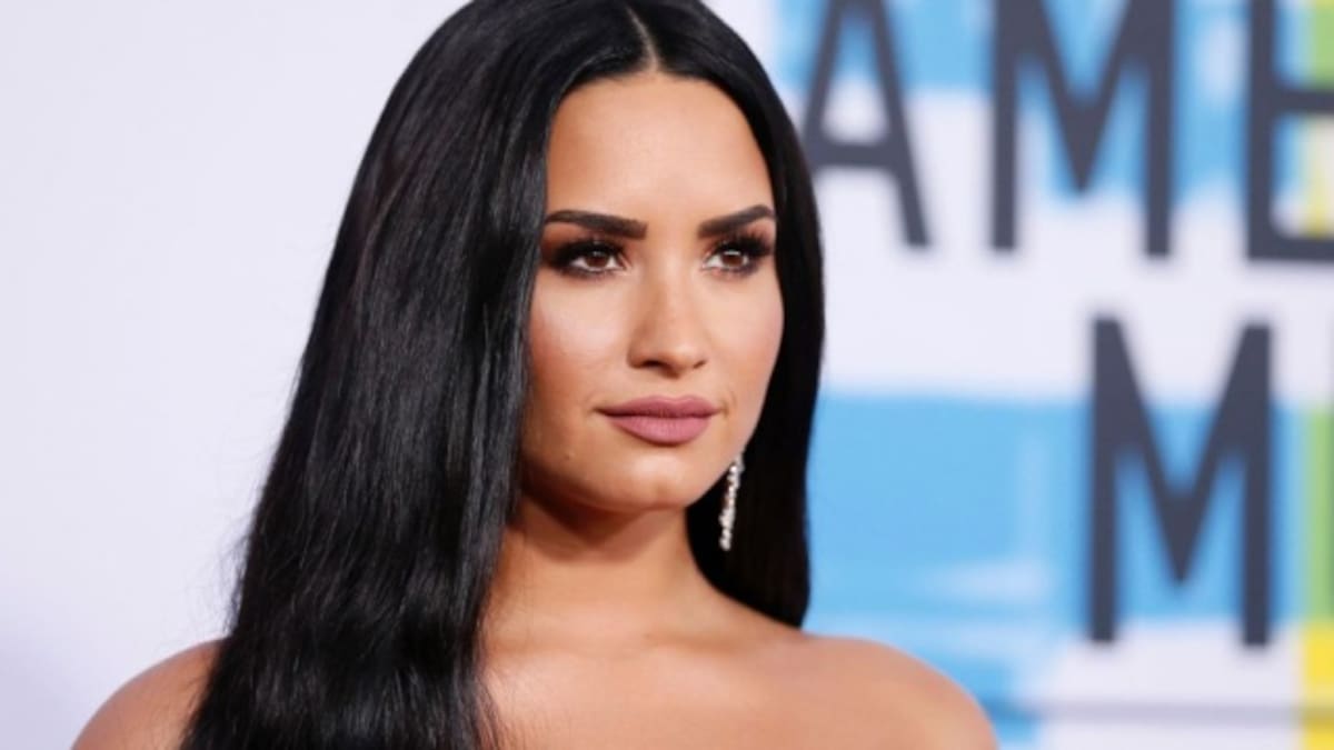 Todos apoyando a Demi