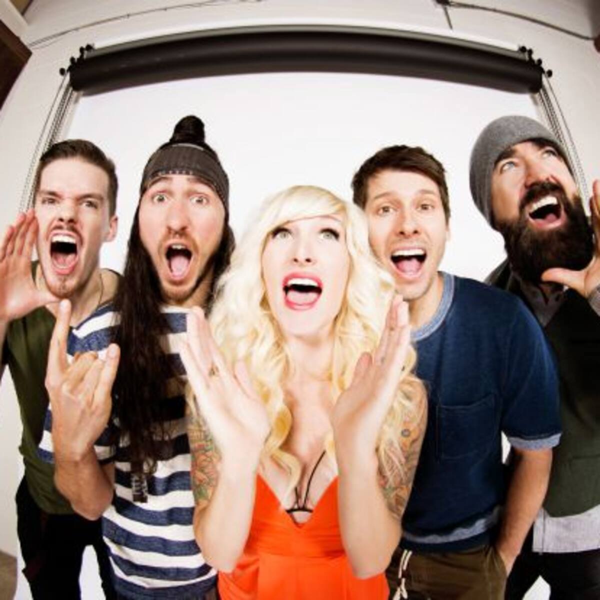 Te presentamos a la mejor banda de covers en el mundo: Walk off the Earth
