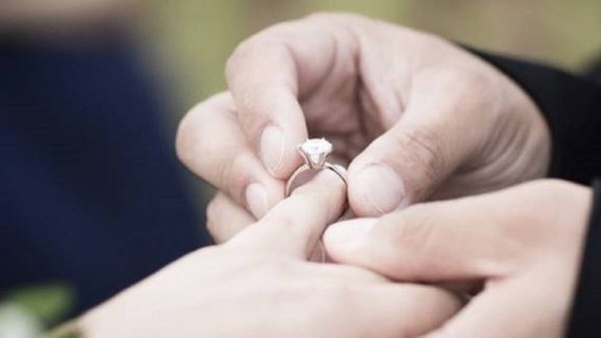Se hizo viral el video de un empleado de un parque que arruina una propuesta de matrimonio