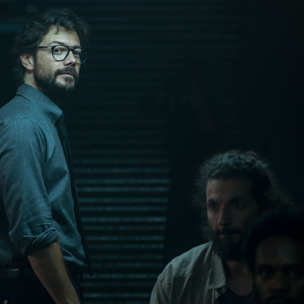 Álvaro Morte, a lo Robert Downey Jr. para… ¿anunciar una serie de 'La Casa de Papel' basada en El Profesor?