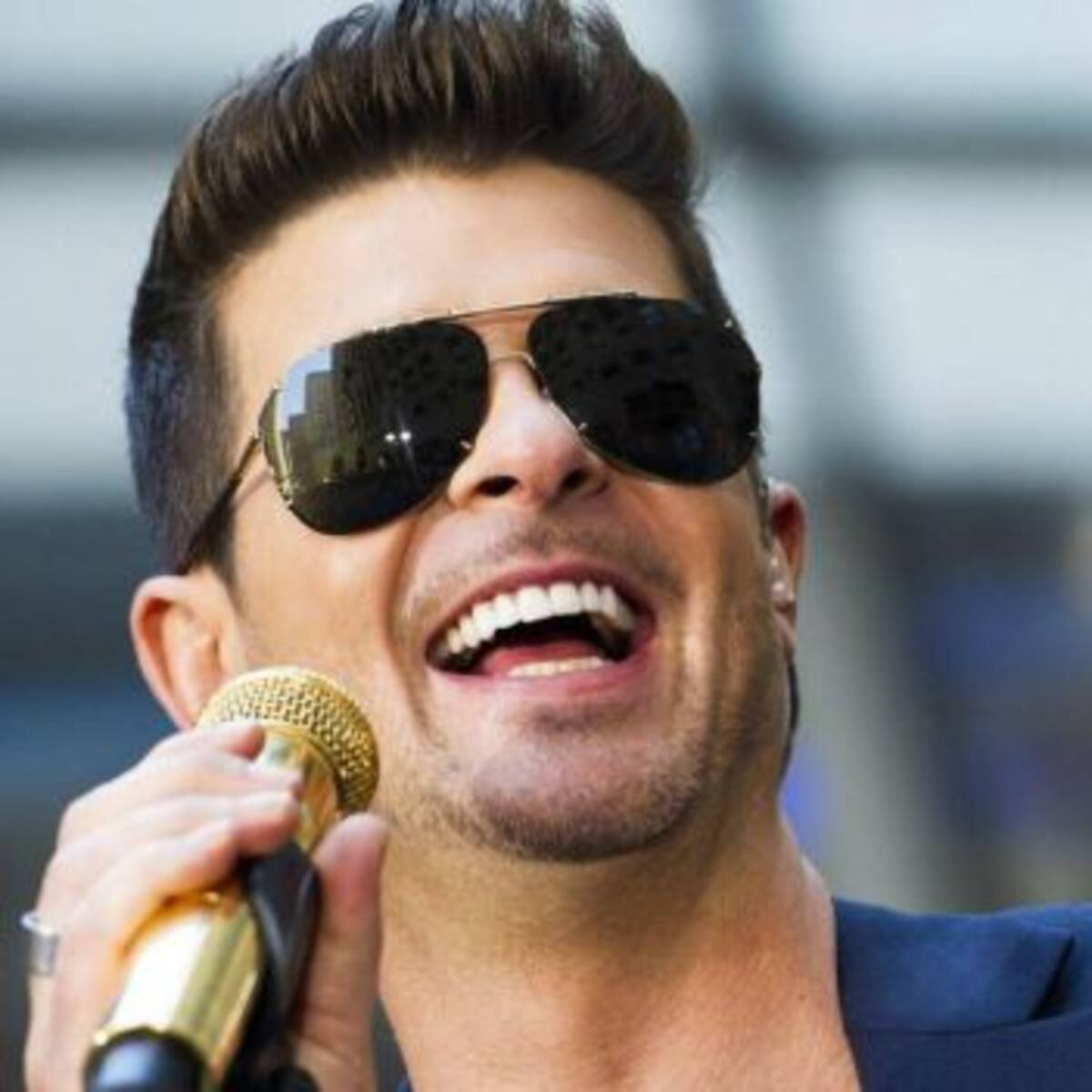 Robin Thicke casi mata a su mascota con una sobredosis de marihuana