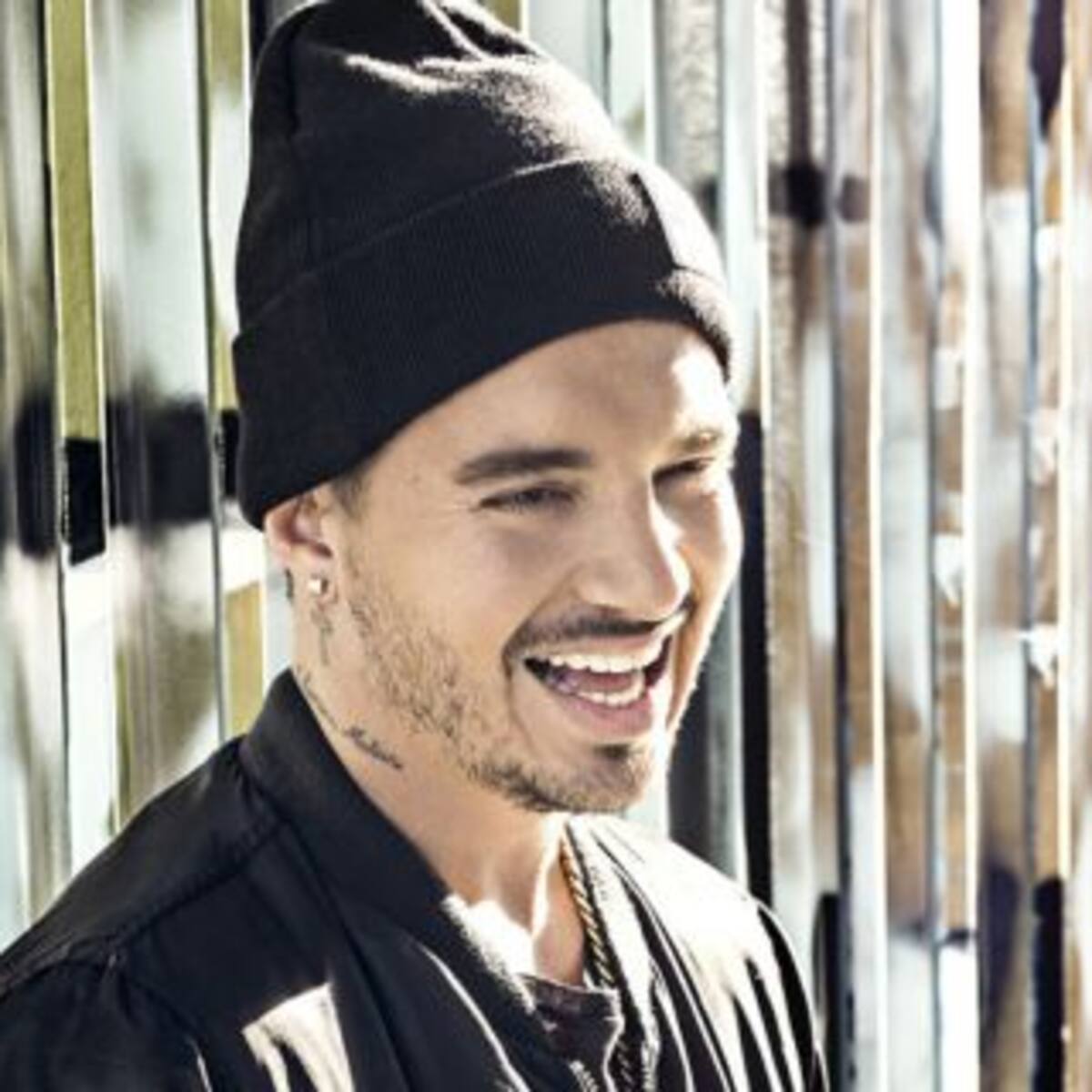 J Balvin se sumó al "Condom Challenge"