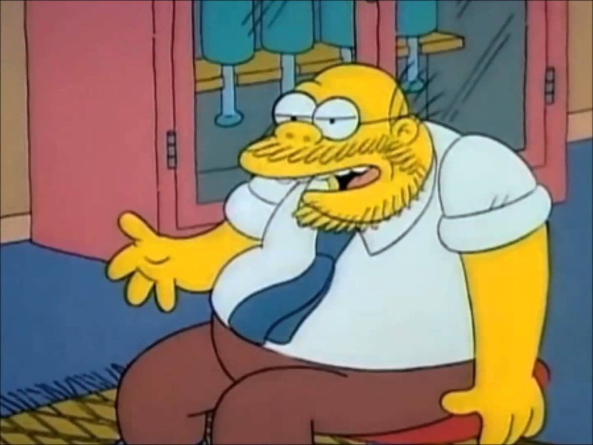 Marvin Monroe - Aunque no es uno de los personajes más importantes de la serie, el psiquiatra que ayudó a la familia Simpson en varias oportunidades, desapareció del programa a pedido de Harry Shearer, la persona que ponía su voz. Dijo que su garganta sufría demasiado al interpretar a un personaje que no aparece demasiado.