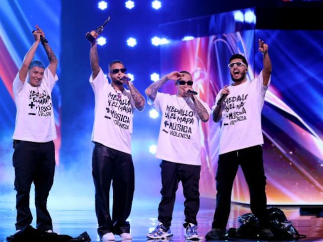 Blessd, Maluma, and Kapla y Miky reivindican Colombia en Premios Lo Nuestro 2022.