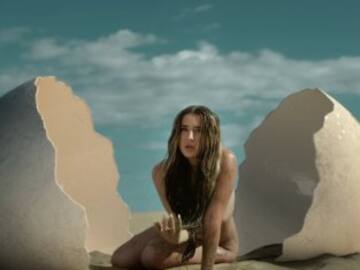 Un avión a Buenos Aires, el miedo y Belén Aguilera: La historia detrás de Dragón de Lola Índigo