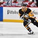 Muere el jugador de hockey Adam Johnson en pleno partido al cortarse el cuello con un patín