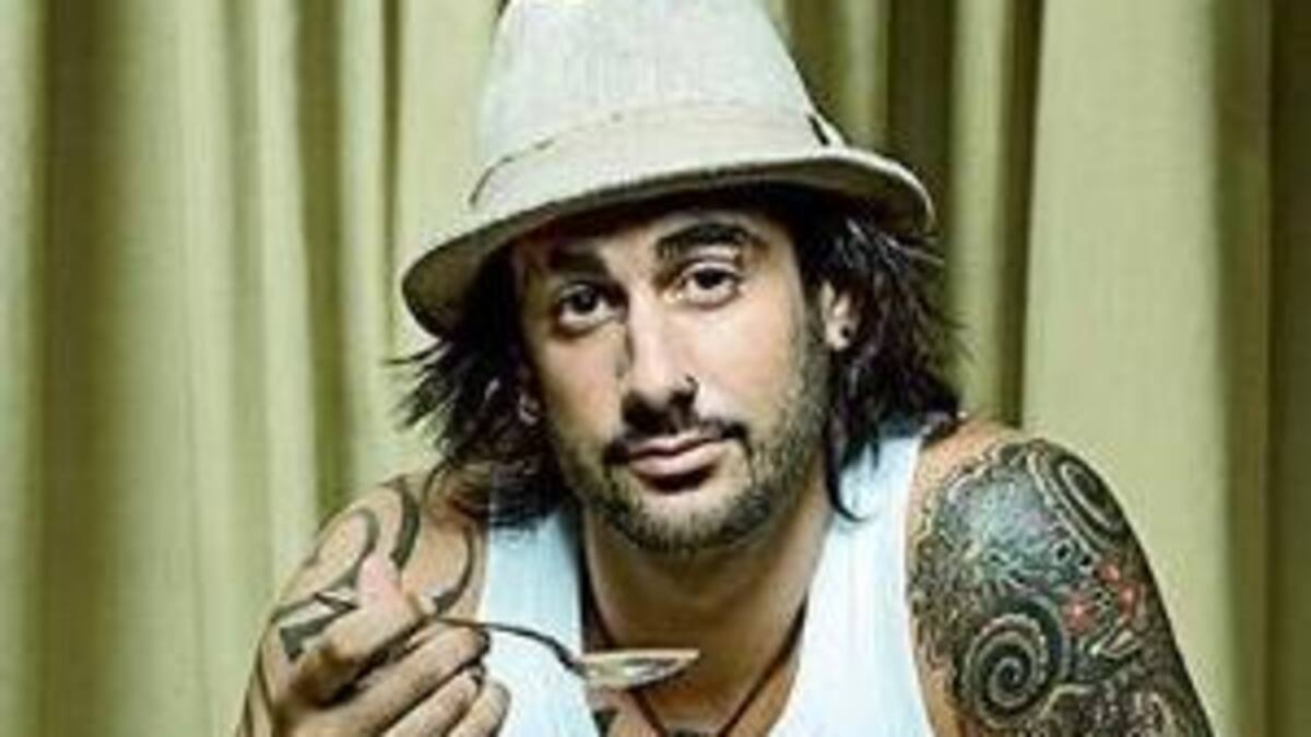 Estuvimos con Melendi en la grabación del vídeo de 'Un violinista en tu tejado'