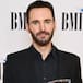 Johnny McDaid (Snow Patrol) defiende a Ed Sheeran al recoger un premio y habla de él como “una combinación rara de genialidad e integridad”