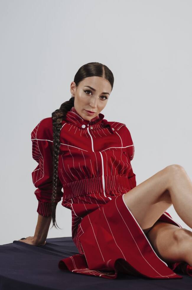 La cantant Izah presenta 'Ponlo en On