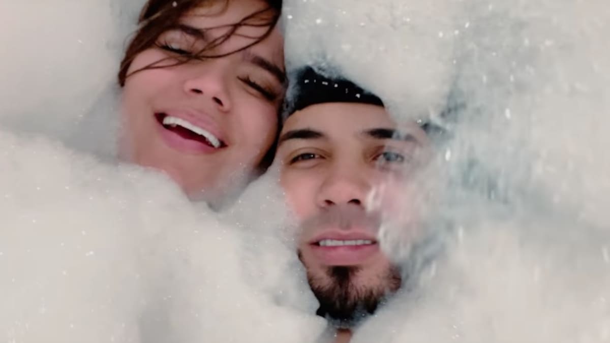 Karol G y Anuel AA estrenan "Follow"