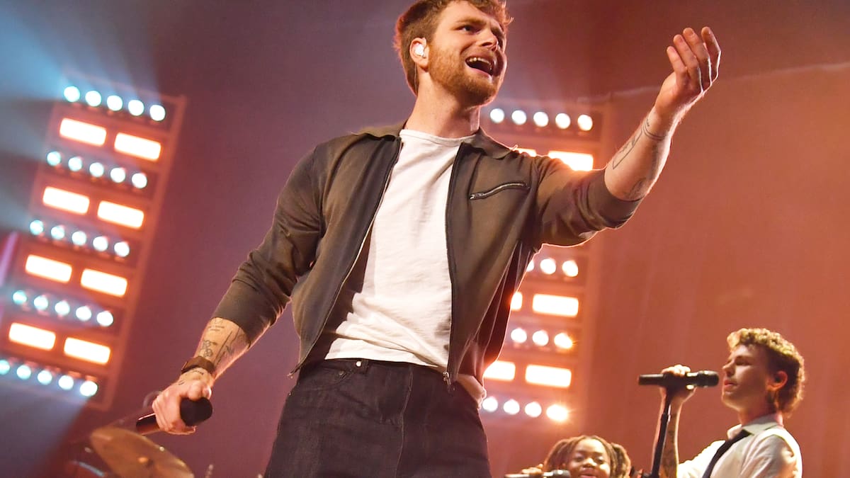 Alex Warren y Bombai, candidatos a entrar esta semana en la lista oficial de LOS40