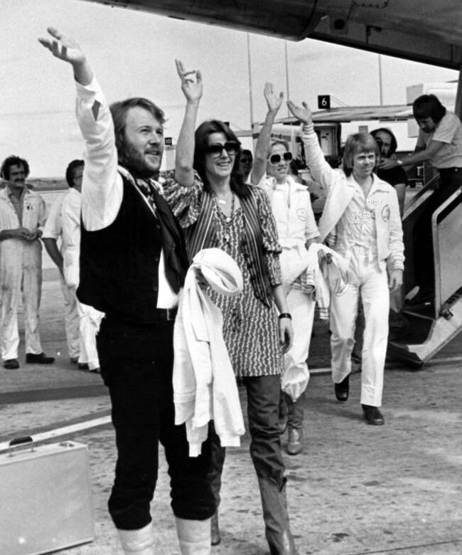 ABBA, llegando al aeropuerto de Melburne en 1977