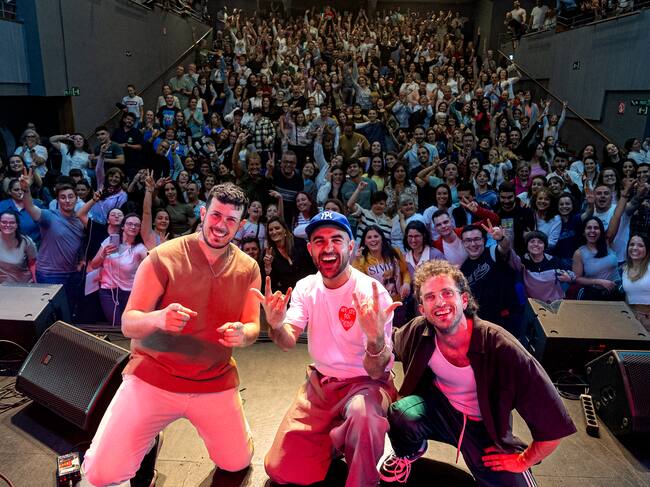 No sin antes hacerse una foto de familia. ¡Hasta siempre!