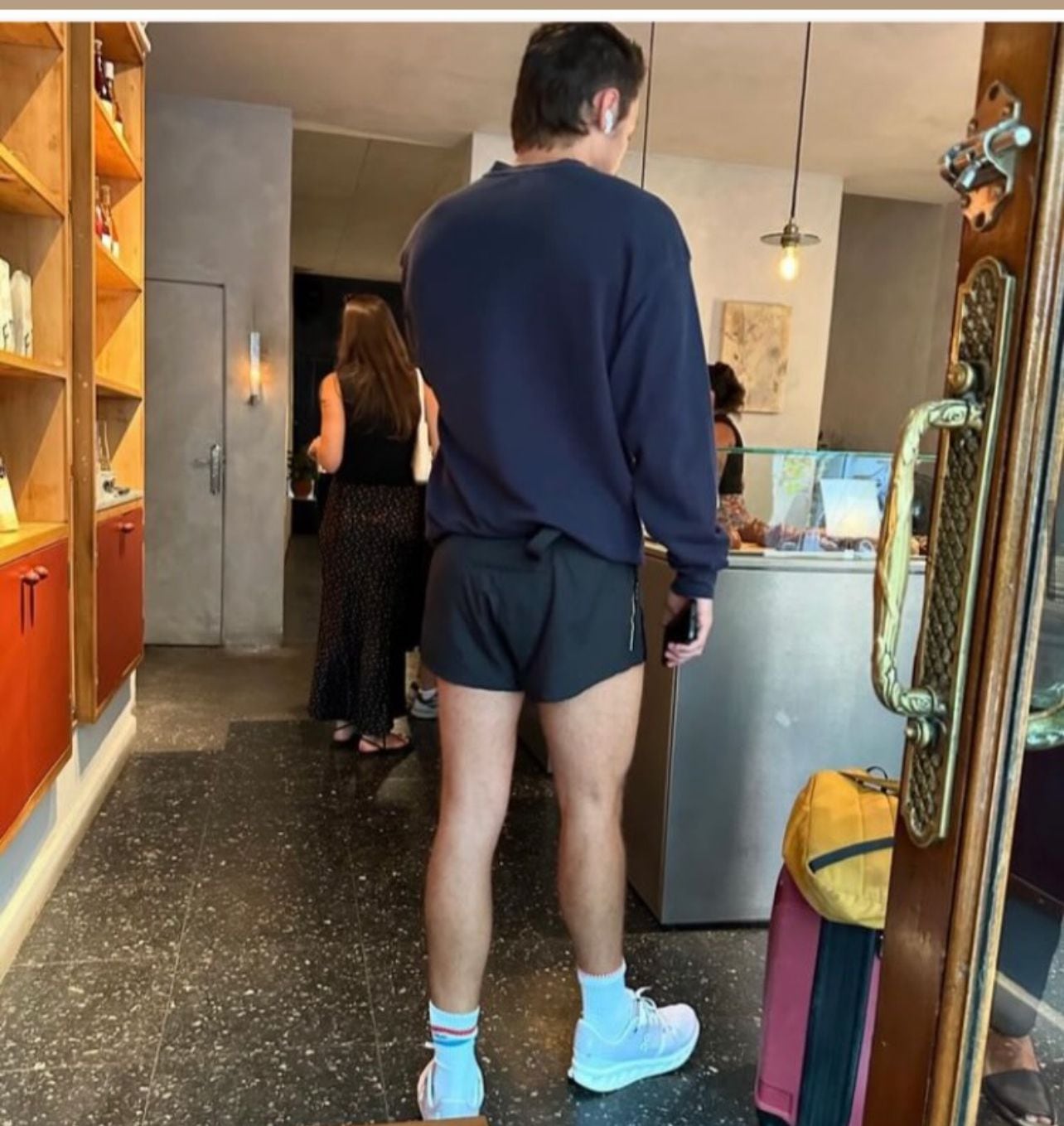 Harry Styles en una cafetería de Madrid