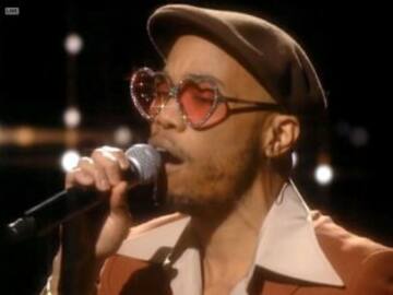 Ya hay fecha para el debut discográfico de Silk Sonic y trae invitado especial