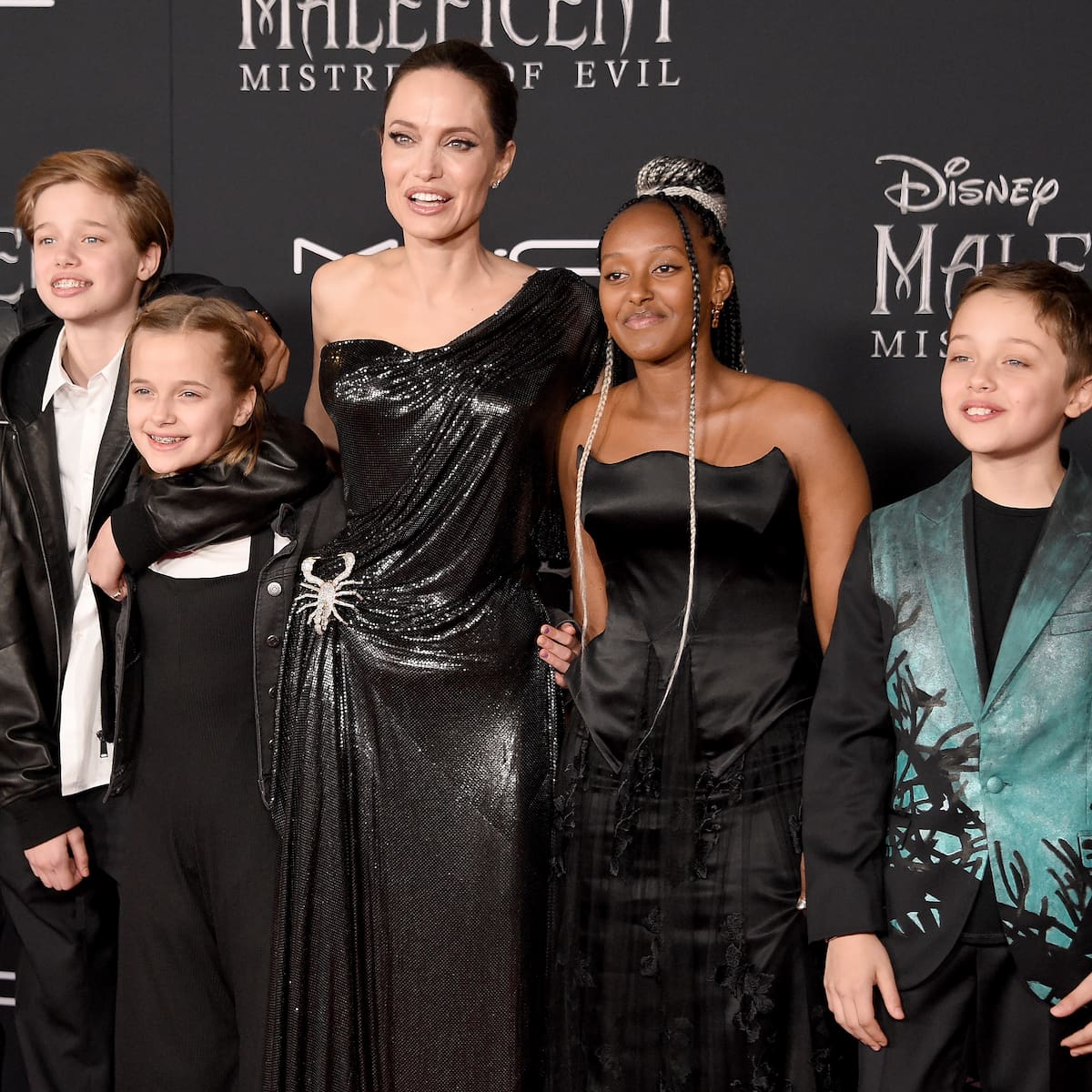 Vivienne, la hija Brad Pitt y Angelina Jolie, también se quita el apellido de su padre