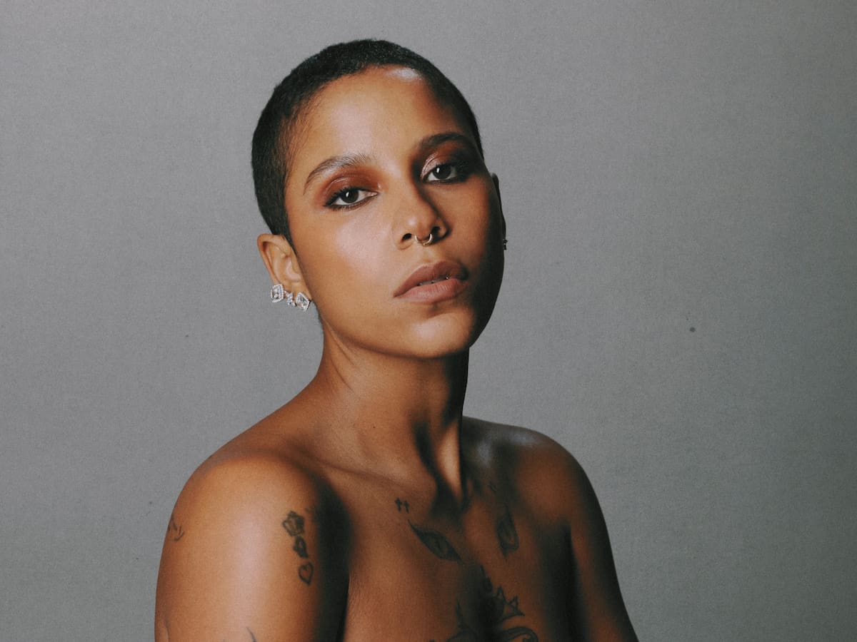 El lado más oscuro de Tokischa se descubre en 'Amor y Droga', su primer disco