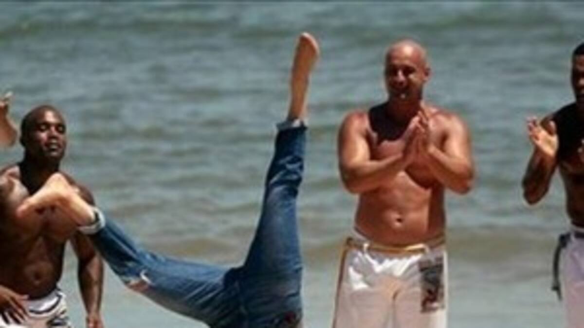 Jennifer Lopez se pasa a la capoeira