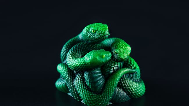 Razer presenta la Artisan Keycap "Triple-Headed Snake Edition"
