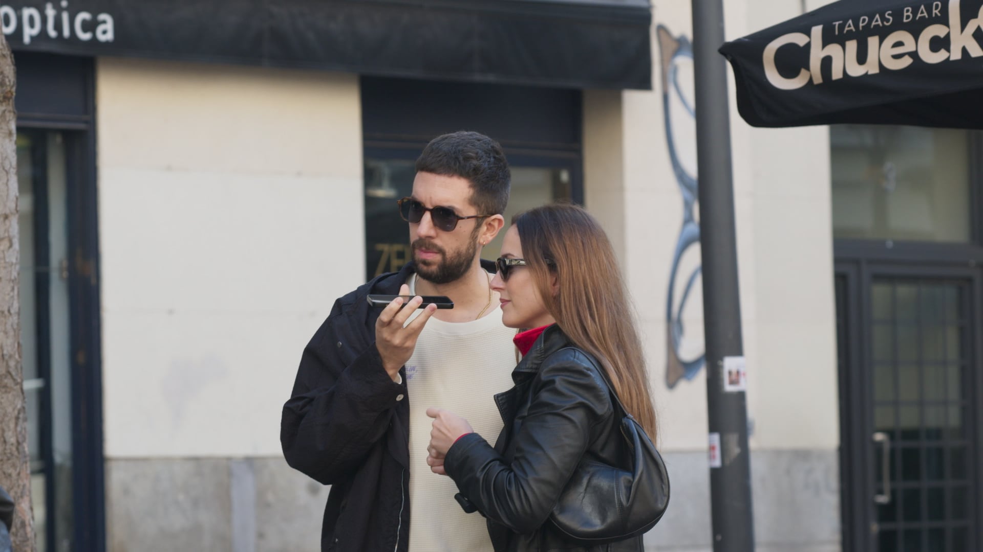 David Broncano y Silvia Alonso en una imagen del documental, &#039;Medina: El estafador de famosos&#039;.