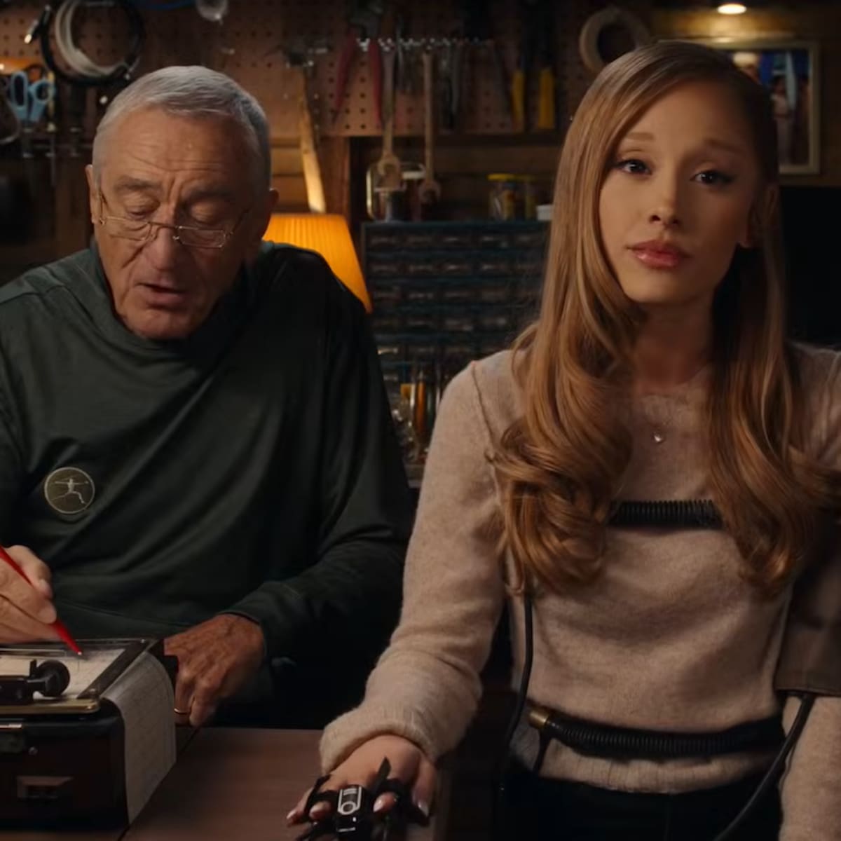 Ariana Grande roba el protagonismo a Ben Stiller y Robert De Niro en 'Ahora los suegros son ellos'