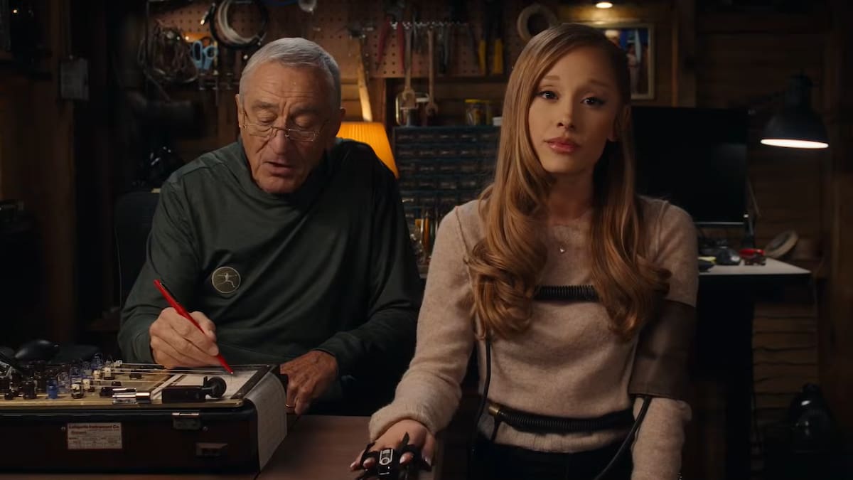 Ariana Grande roba el protagonismo a Ben Stiller y Robert De Niro en 'Ahora los suegros son ellos'