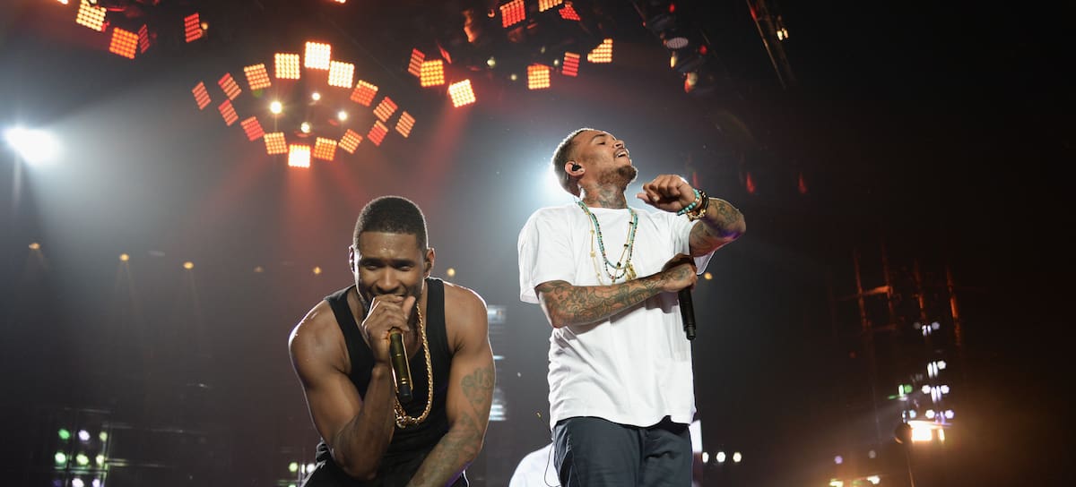 Usher and Chris Brown en la gira 'The UR Experience' (2014).