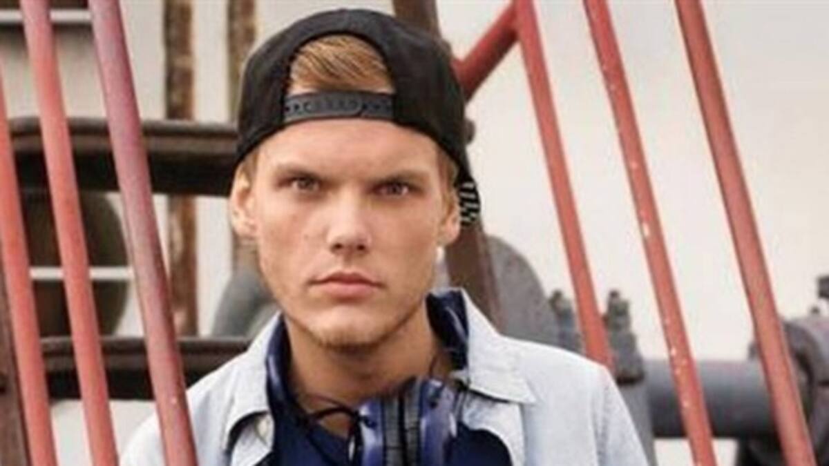 Avicii y Robbie Williams en The days
