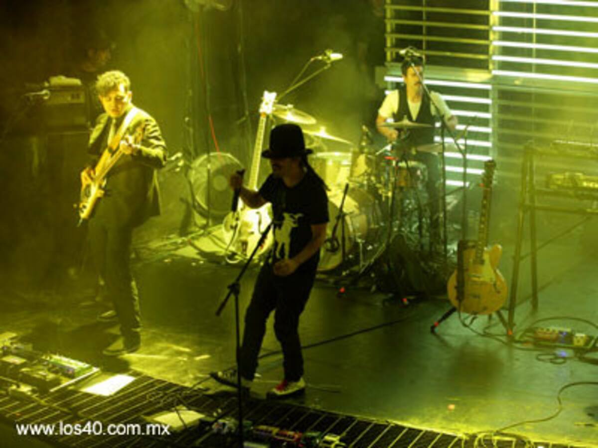 Básico 40 Cafe Tacuba