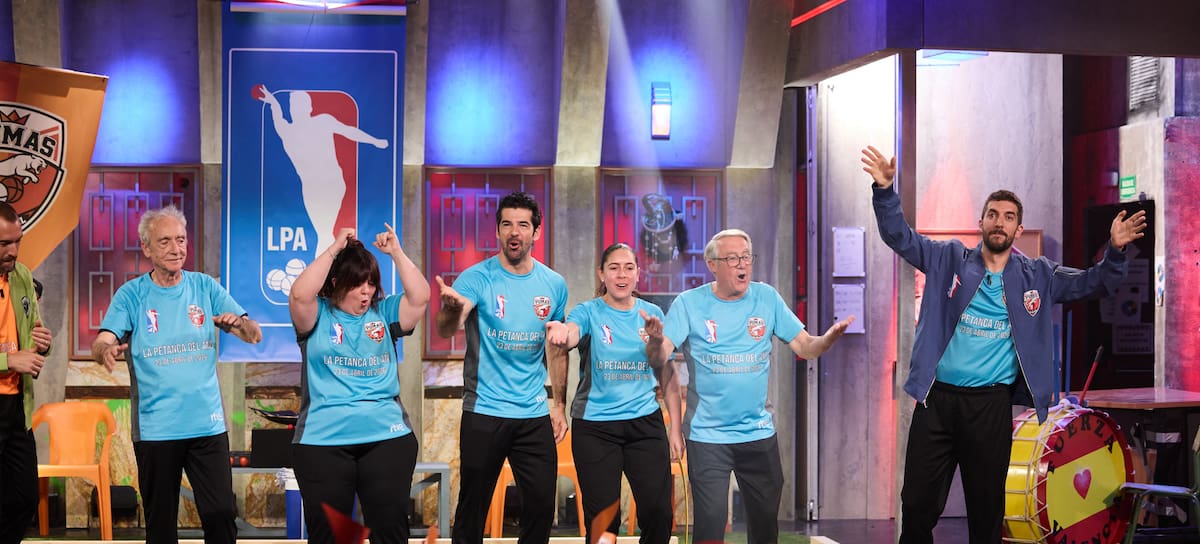 El equipo de Broncano en 'La petanca del año' de 'La Revuelta'