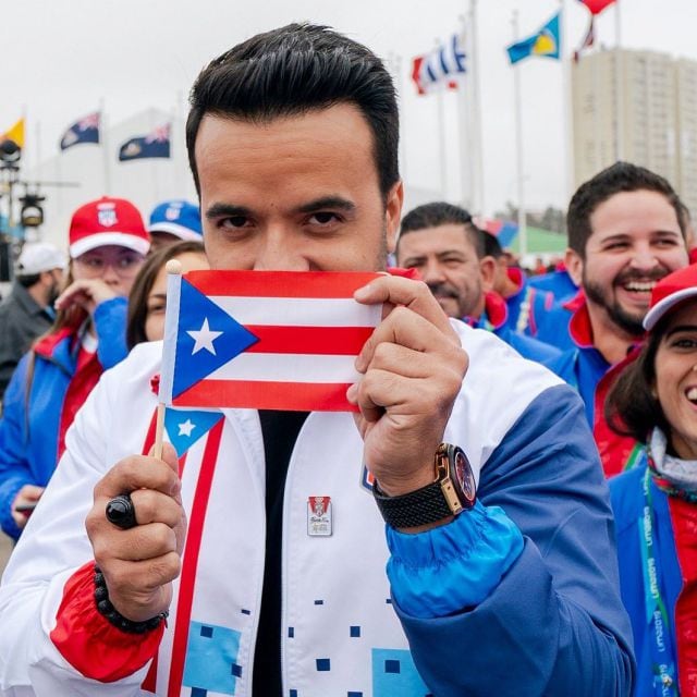 Luis Fonsi en la manifestación