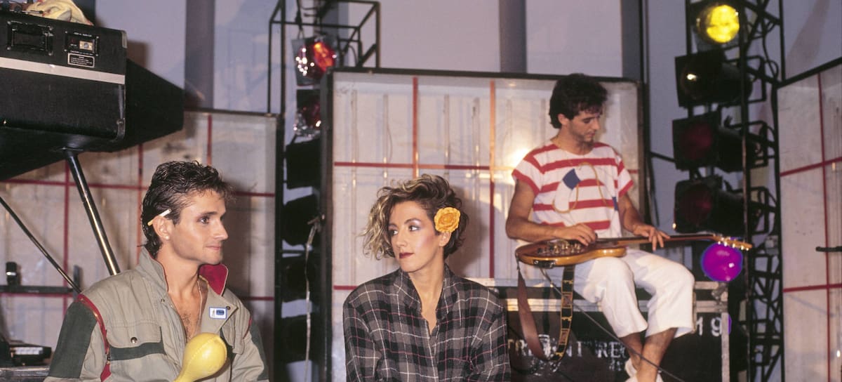 Grupo musical Mecano. Jóvenes miembros del grupo musical Mecano ensayan en un plató de televisión (Foto de Rafa Samano/Cover/Getty Images).