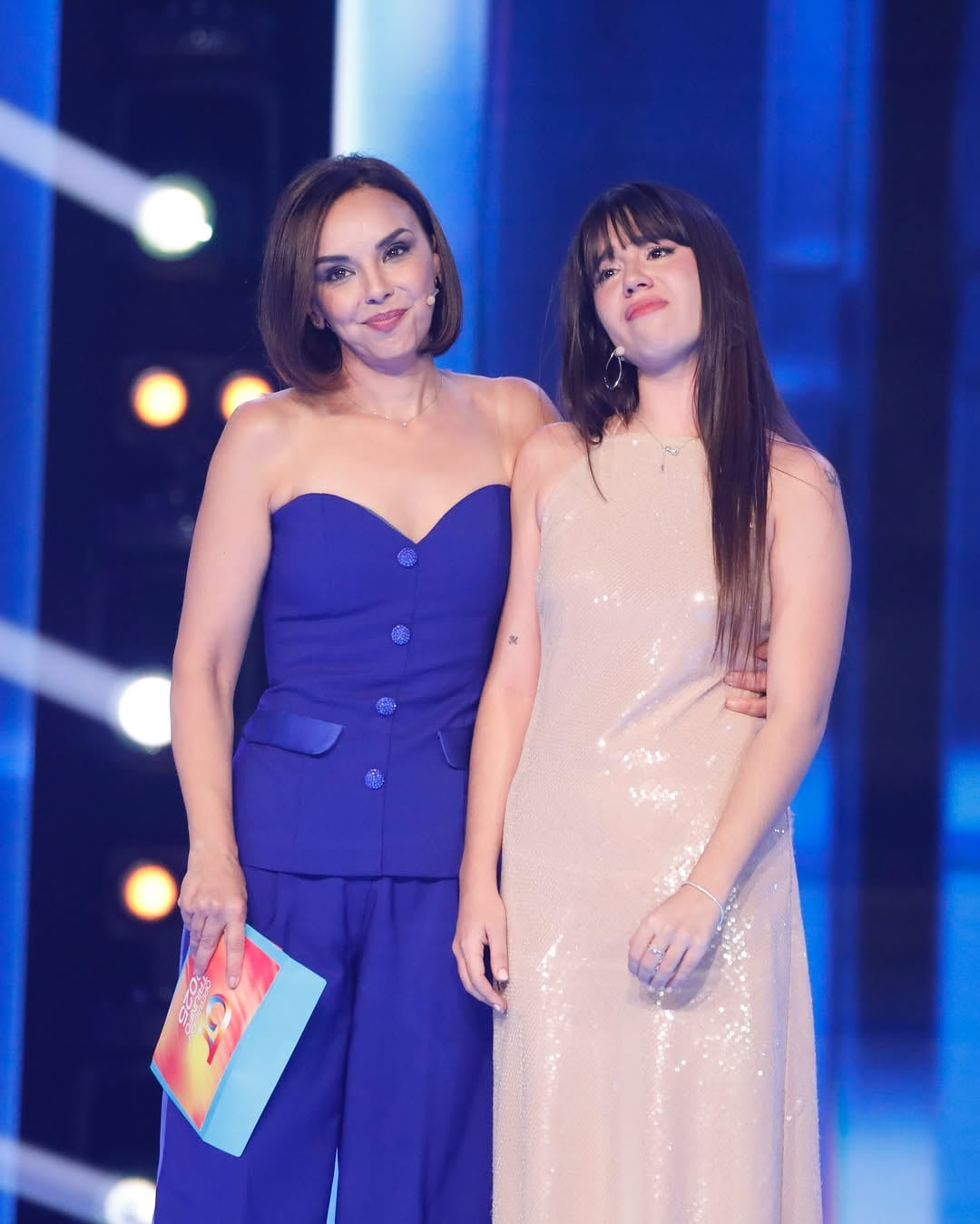 Salma con Chenoa en la Gala 3