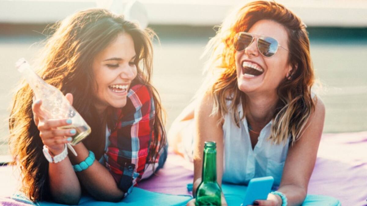 Beber cerveza trae beneficios a las mujeres