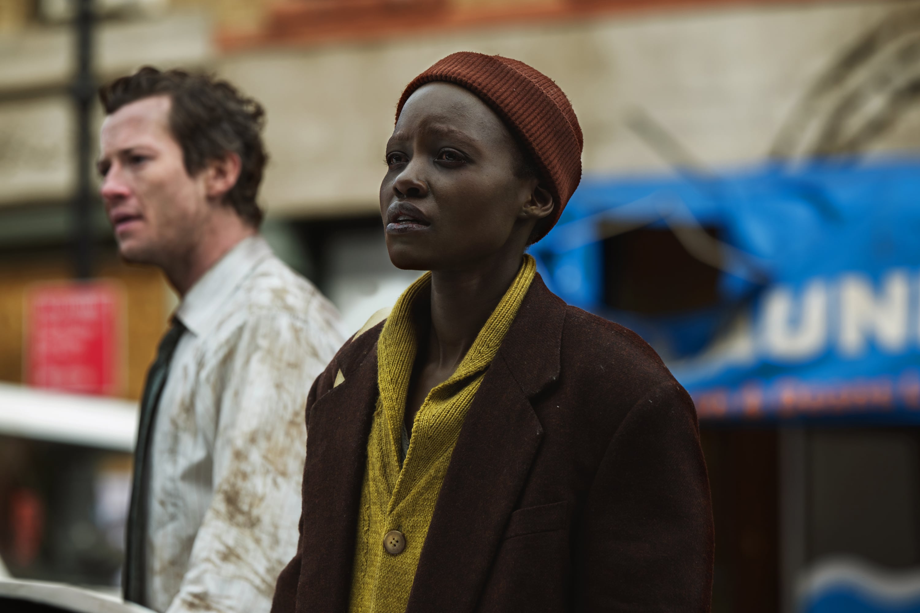 Joseph Quinn y Lupita Nyong’o en &#039;Un Lugar Tranquilo: Día 1&#039;. / Paramount Pictures.