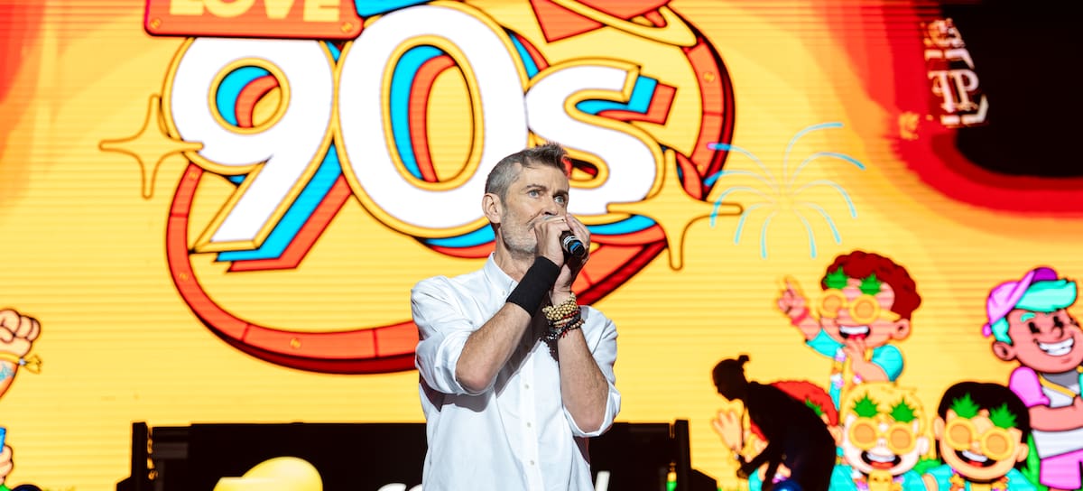 Nuestro locutor es el presentador de la gira Love the 90s.
