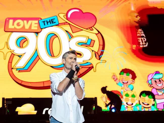 Nuestro locutor es el presentador de la gira Love the 90s.