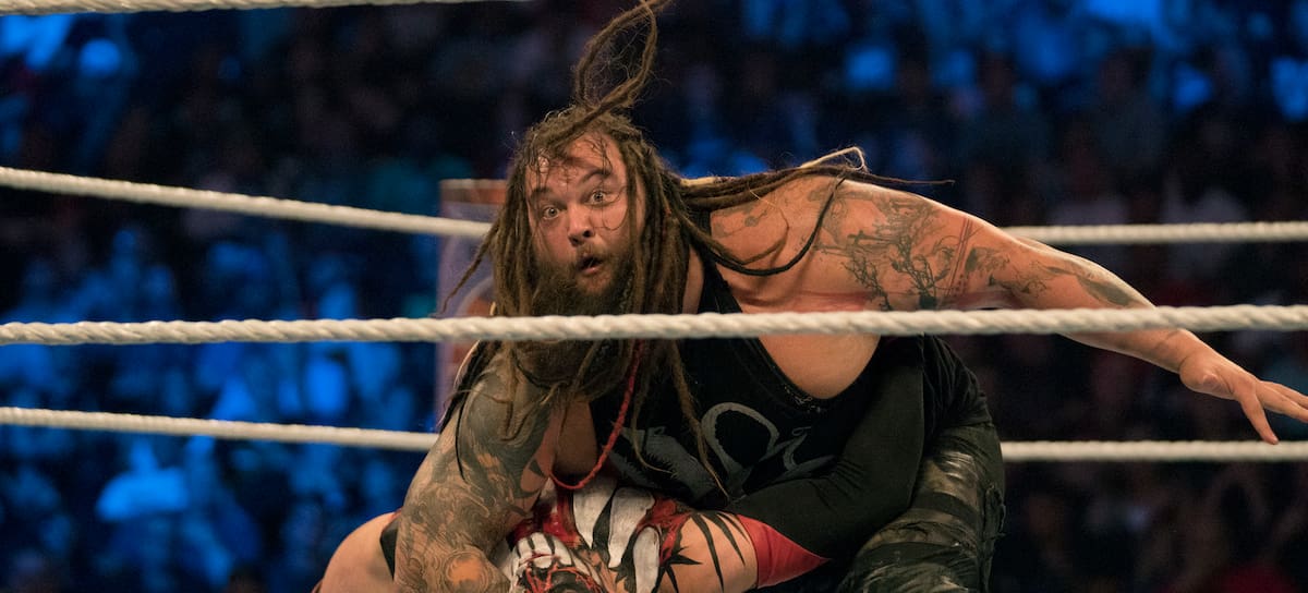 Bray Wyatt en pleno combate de WWE SummerSlam 2017.