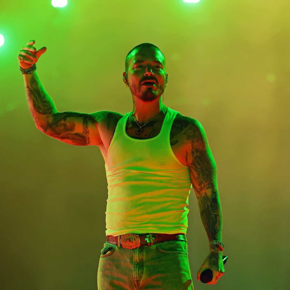 J Balvin sorprende con ‘Melo’ junto a Ryan Castro donde homenajea a su banda favorita de siempre (que no habríamos imaginado)