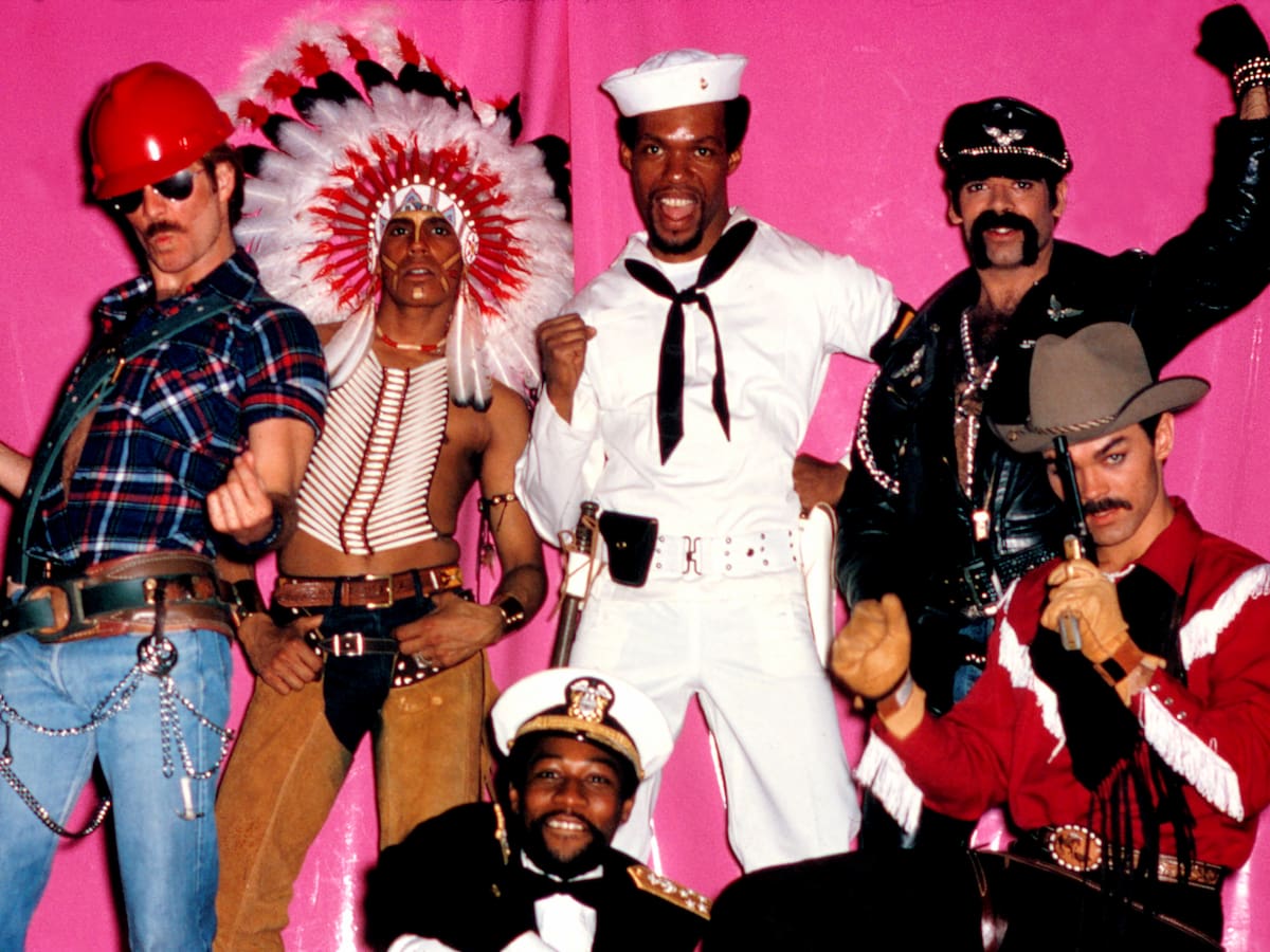 Village People: “Se buscan machos que sepan bailar y tengan bigote”