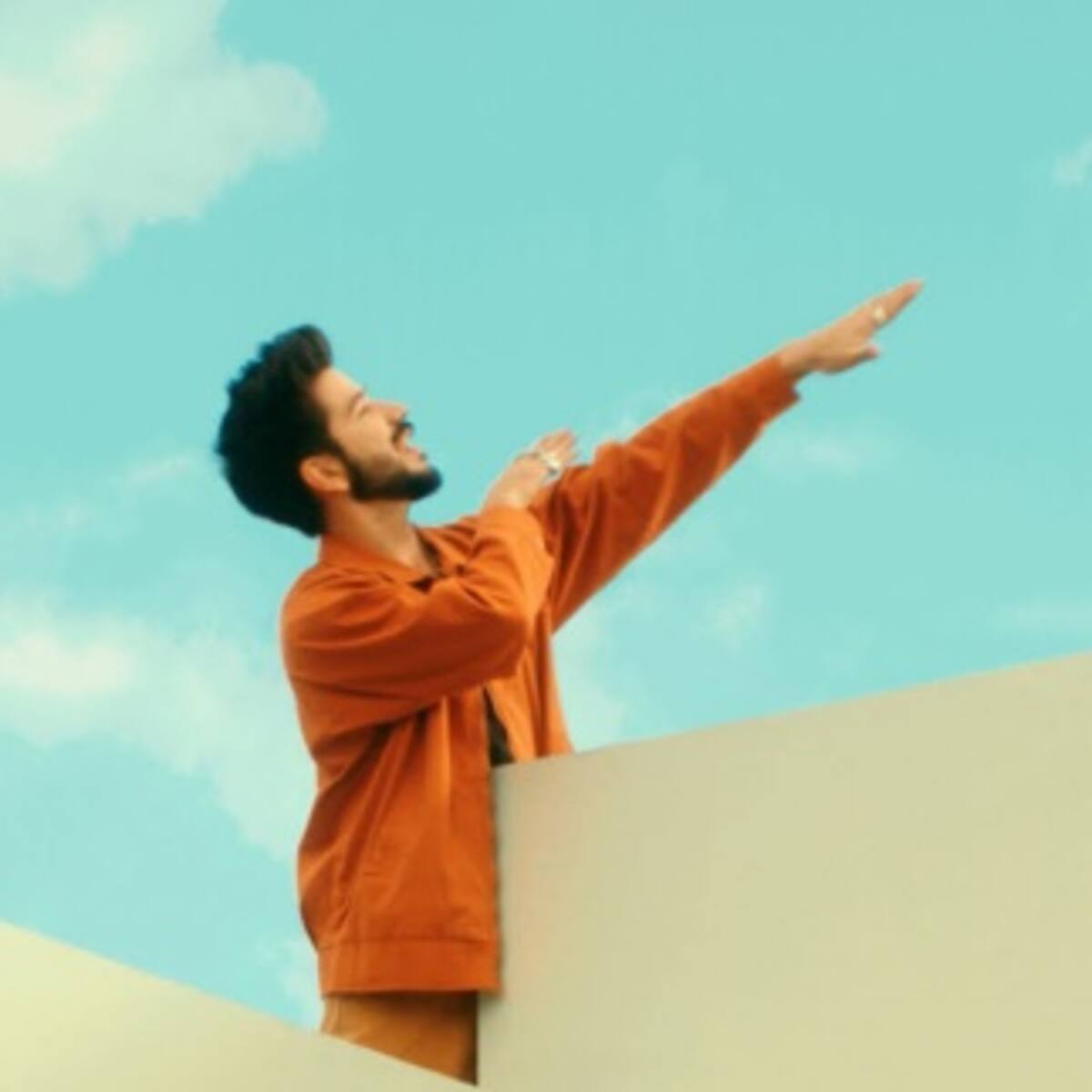 Camilo estrena video de "Millones"