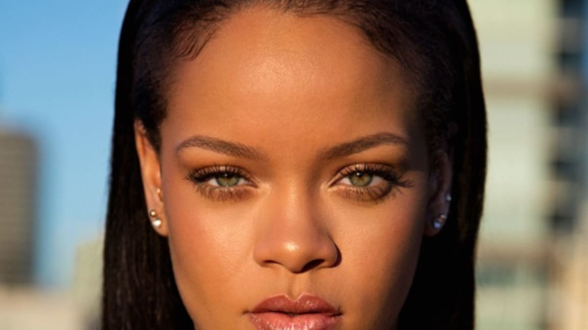 Rihanna bloquea a fan por transformarla en blanca en una fotografía